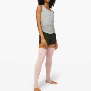 NWT Lululemon Legwarmers Evolution pink